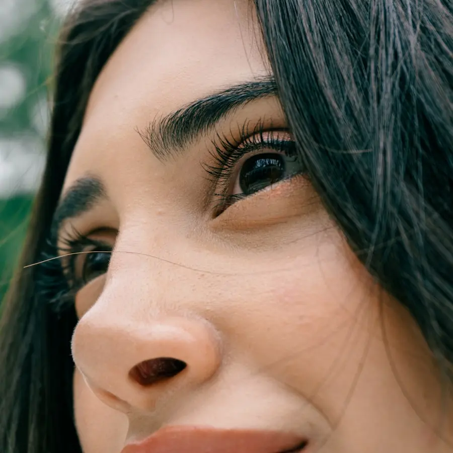 Close-up of naturally luminous skin and defined lashes